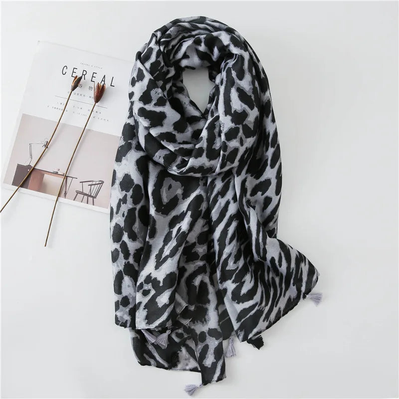 Autumn And Winter Snake skin luxury rose-spotted ladies wild leopard scarf female long scarf shawl thin brown fashionable scarf